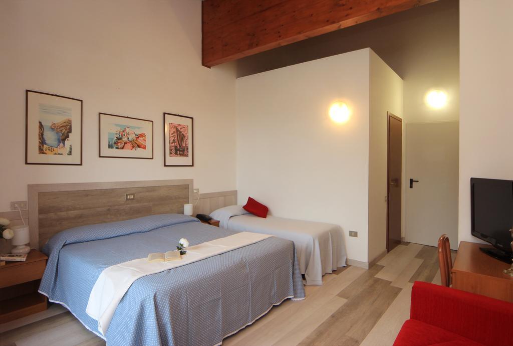 Hotel Colomber Гардоне Ривьера Экстерьер фото