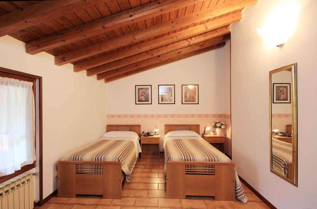 Hotel Colomber Гардоне Ривьера Экстерьер фото